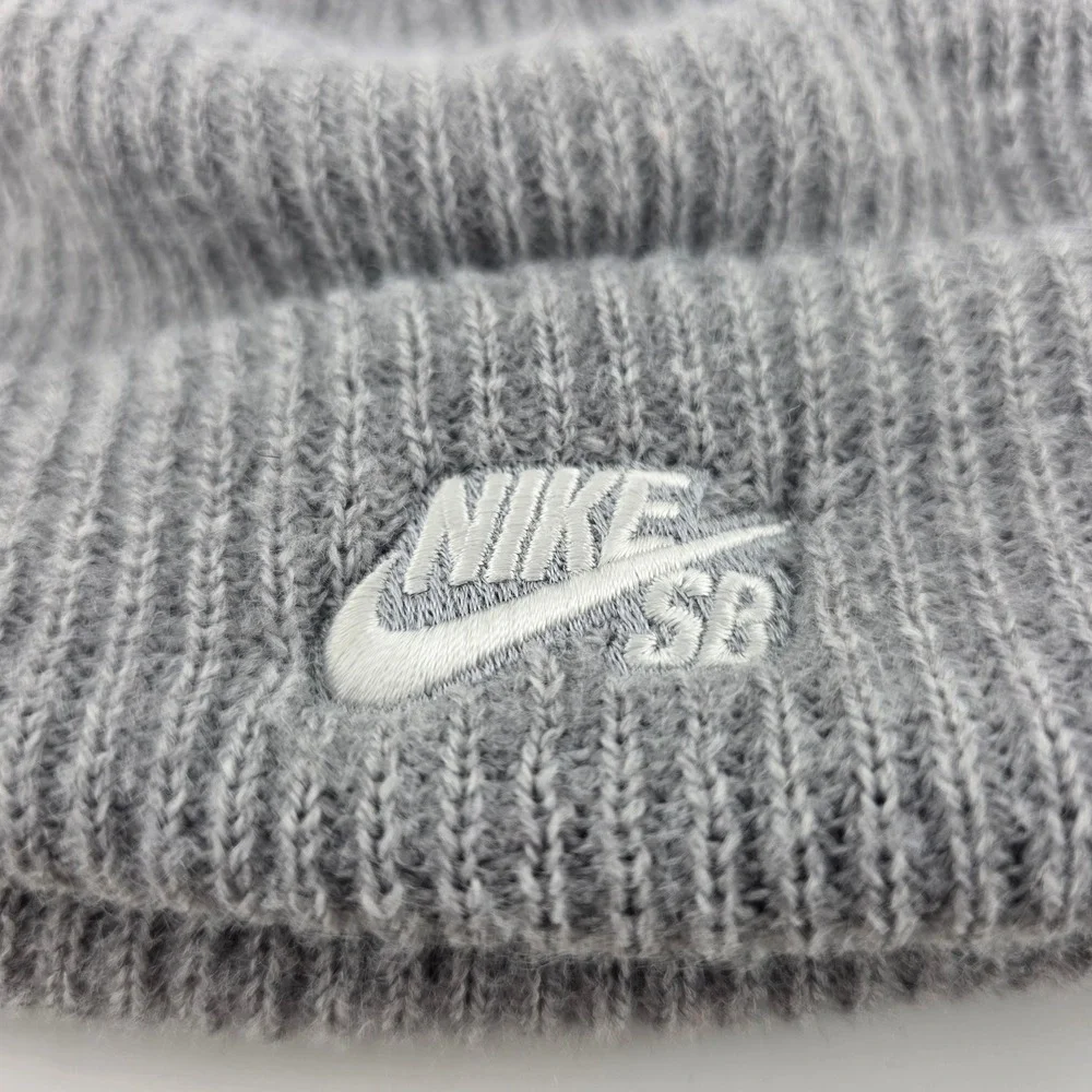 Nike SB Beanie Kids Ribbed Knit Embroidered Logo One Size Grey GOOD Skater Gorp